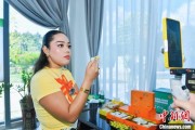 解梦大全泰国主播品三亚榴莲：“尝到了家乡味”