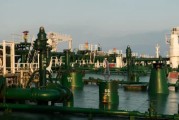 解梦大全国际油价周二收高 地缘政治担忧与美元走弱双重支撑