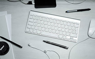 解梦大全Adobe股价下跌 投资者对其AI应用回报持怀疑态度